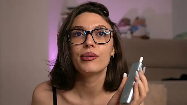 Mona_Lisss' Live XXX Chat