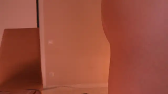 XXX chat uživo modela Miablueye