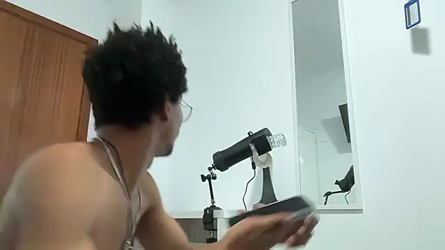 Živý XXX chat HoleBreeder