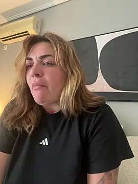Czat XXX na żywo – HeyBABYGIRL