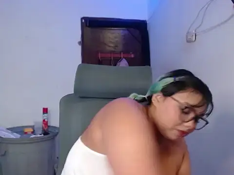 Pokój czatu na żywo – kimy_19
