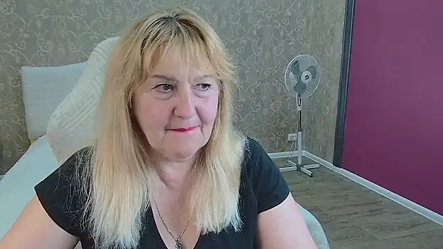 EmmaEllison Chat XXX live