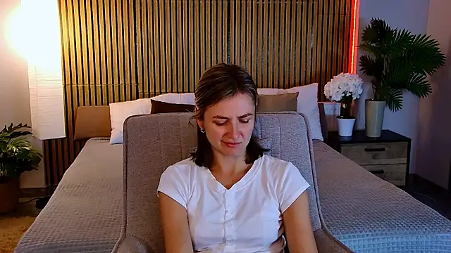 EmeraldGlow élő XXX-chatje