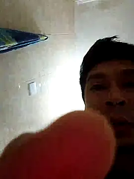 Show modela emecex na web-kameri