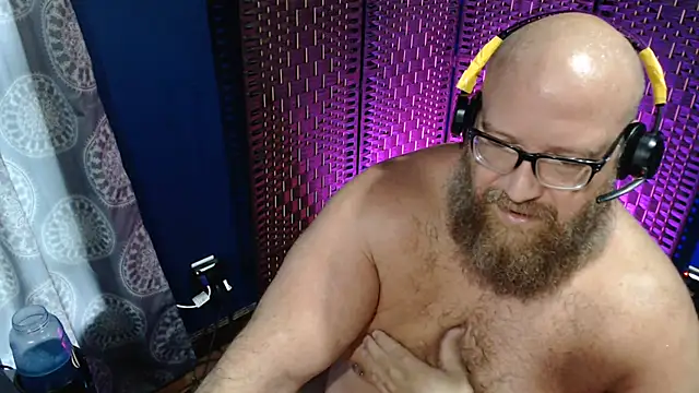 BigBearforCuddles' Webcam Show