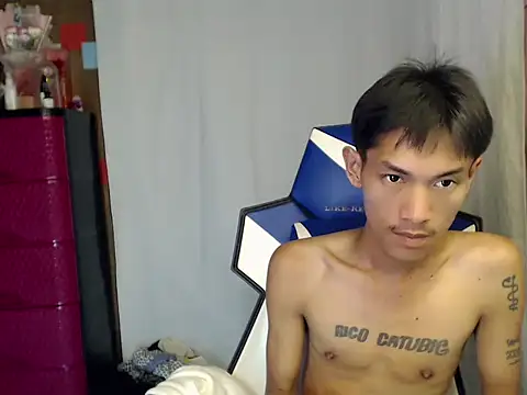 riks_tyler's Live XXX Chat