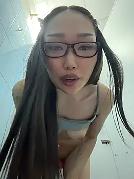 Chat +18 de trytomakememoam ao vivo
