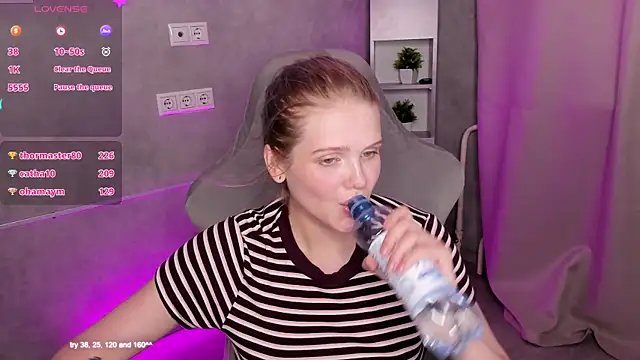 Alisa_Allison Adlı Modelin Canlı XXX Sohbeti