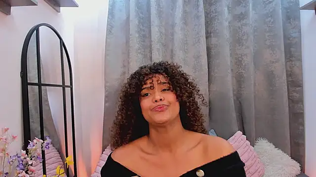 Chat +18 de Amelia_bss ao vivo
