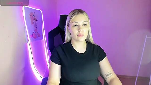 AmeliePeach's Live Chat Room