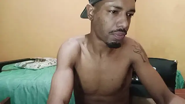 Setor_black Adlı Modelin Canlı XXX Sohbeti