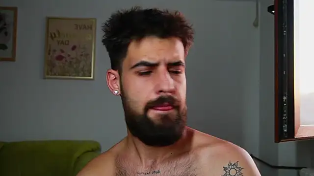 Chatroom XXX en direct de HairyRobxxx