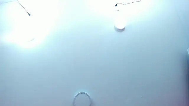ScarletWais' Live Chat Room