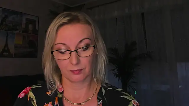 vanessa_chat's Webcam Show
