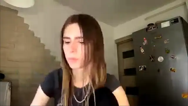 Chat +18 de ZaraGuyette ao vivo