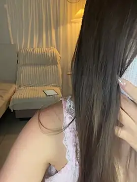 _xiaoxinxin_ Adlı Modelin Canlı XXX Sohbeti