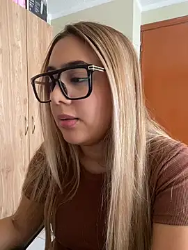 Czat XXX na żywo – Miabonnett_