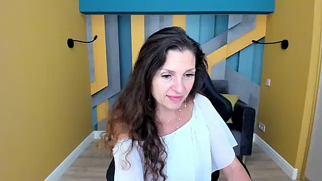 EllaLong Chat XXX in diretta
