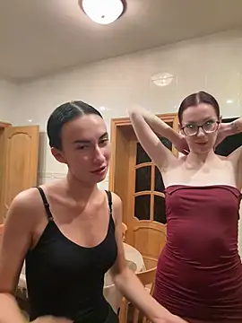 RussianGirls_: онлайн-секс-чат