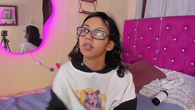 DaliaKhemu Chat XXX in diretta