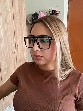 Živý XXX chat Miabonnett_