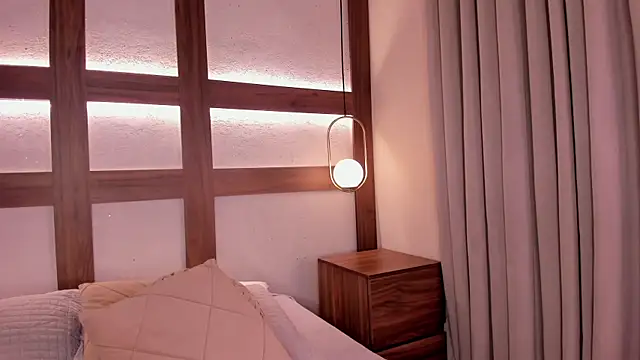 SarhaVega Adlı Modelin Canlı XXX Sohbeti