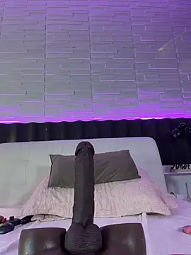 Chat +18 de LunahMiller ao vivo