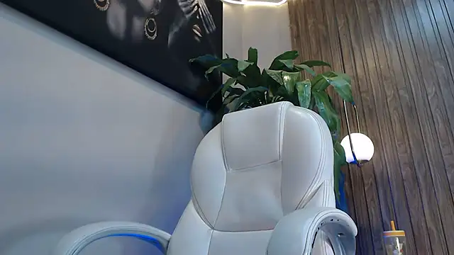 Онлайн чат XXX Colby_driscoll