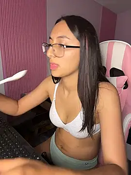 MoonLitDoll Chat XXX in diretta