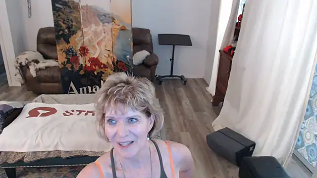 SindeeDix Chat XXX live