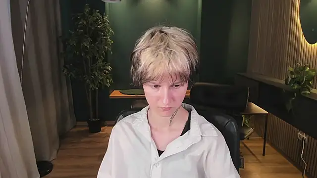 Senpai_Sins Chat XXX in diretta