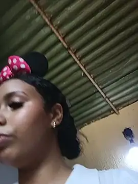 Laura20lopez XXX чат на живо