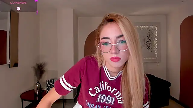 SophieLafont Chat XXX in diretta