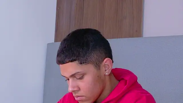 Chat +18 de EthanCarter__ ao vivo