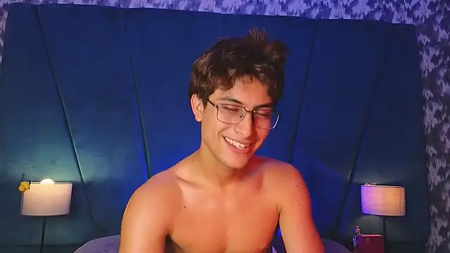 Aaron_Ezen Live XXX chat