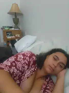 Chat XXX en directo de cinnaminnie