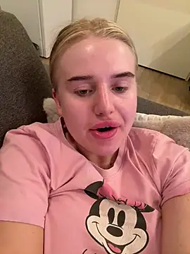 yourhornyslut Live XXX-Chat