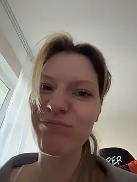 MaryHiggins Adlı Modelin Canlı XXX Sohbeti