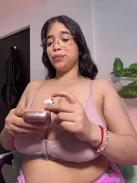 Živý XXX chat tati_reyess