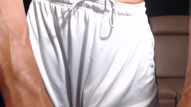 ThickD2C 现场XXX聊天