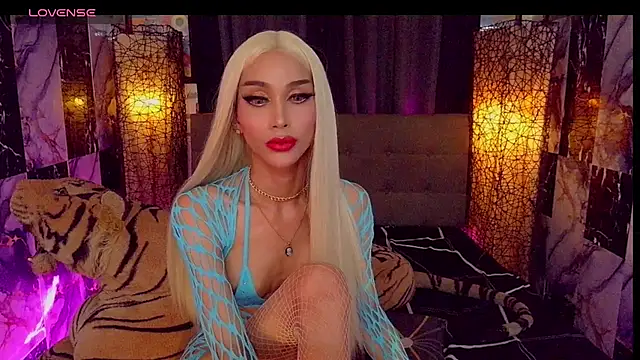 SeductiveSamanthaTS live XXX chat