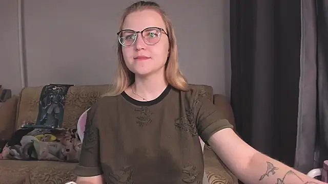 MissBrightShine's Live XXX Chat