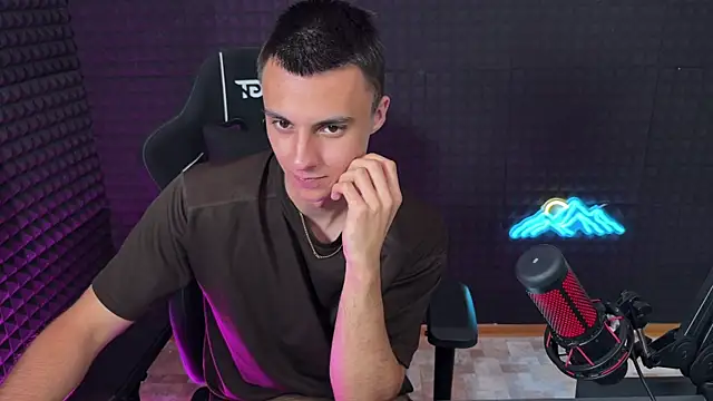 Hols_20 – Naživo XXX chat