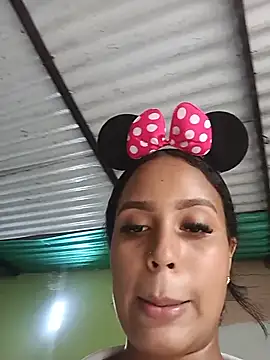 Laura20lopezのライブXXXチャット