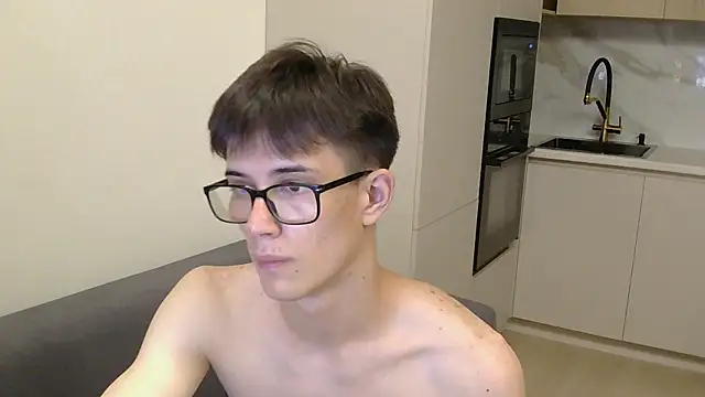 Онлайн чат XXX ElijahTarlet