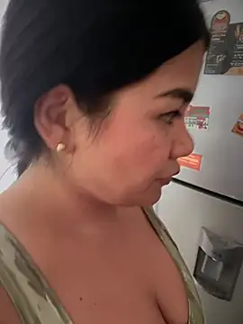 Chat XXX en directo de Issane_Peru