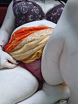 Indian_Coupl3's Live XXX Chat