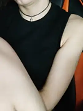 Chat XXX en directo de Aashikalaa