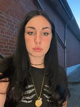 Estherjizz élő XXX-chatje