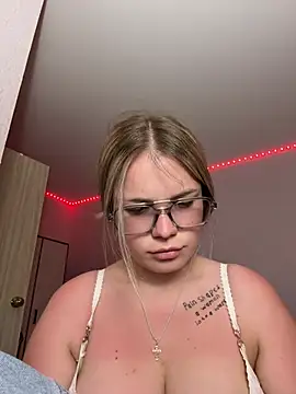 Chat XXX en directo de KimEvanss